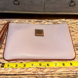 Dooney & Bourke clutch envelope GUC in pebble leather